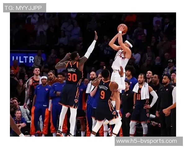 布克全能表现助力球队胜利12投仅4中却贡献18分5篮板5助攻正负值高达14 布克全能表现助力球队胜利12投仅4中却贡献18分5篮板5助攻正负值高达14