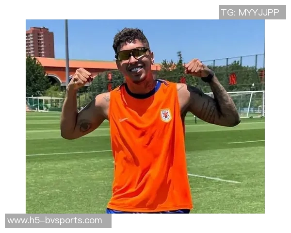 短暂休息时刻马德鲁加与克雷桑同框展现最高竞技水平