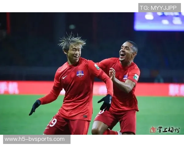 梅州队凭借茹子楠远射小角度破门暂时领先海牛队