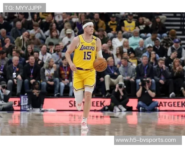 里夫斯闪耀湖人历史成就单场20次罚球新里程碑追平浓眉科比传奇