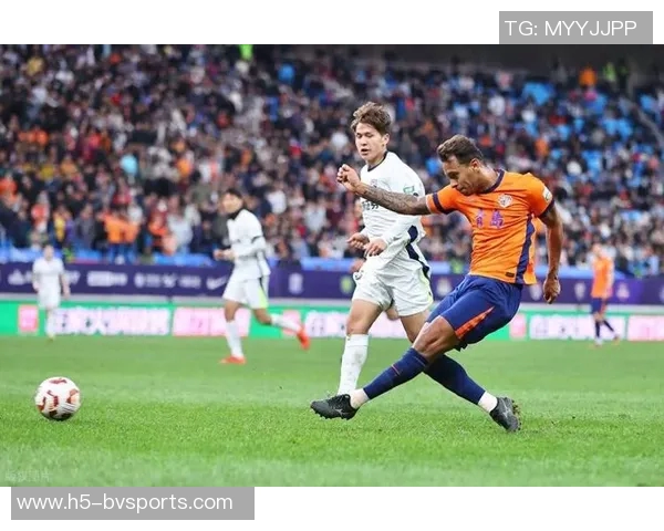 半场战报兰克尔泽补射得分青岛海牛暂时领先武汉三镇亚泰降级危机加剧 半场战报兰克尔泽补射得分青岛海牛暂时领先武汉三镇亚泰降级危机加剧