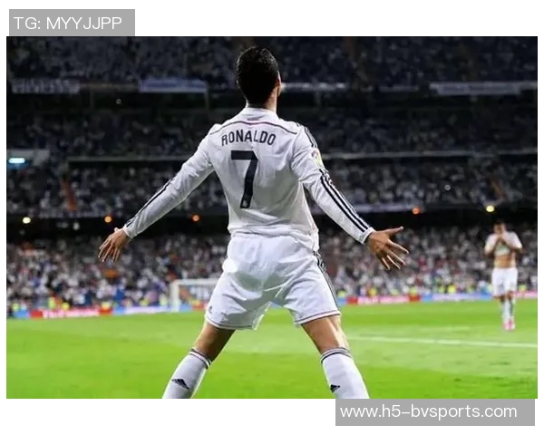 C罗进球数突破950引发热议费迪南德感慨埃弗拉质疑争论何需继续