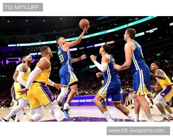 勇士半场领先太阳19分穆迪库里合力发威布克独撑球队