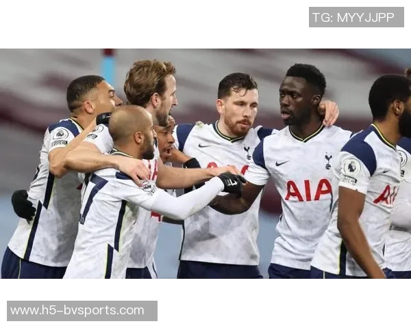 维尼修斯绯闻女友现身伯纳乌26岁三孩妈引发热议