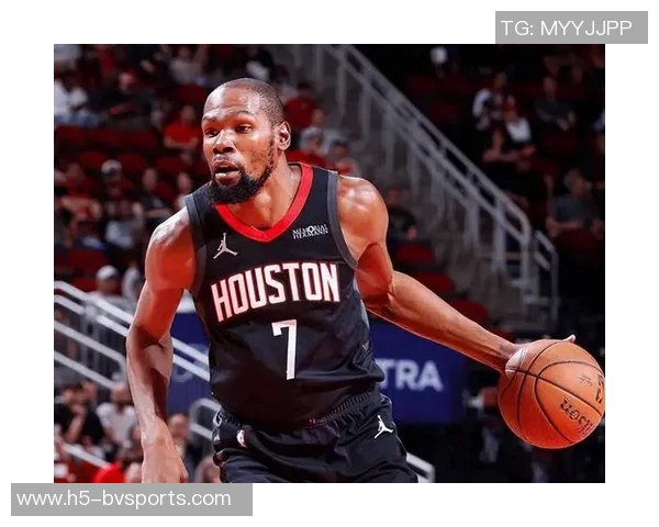 杜兰特半场表现稳定得分10分三分球未能命中展现全能能力